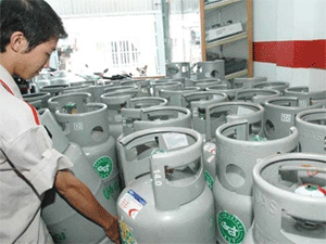 Cooking gas prices fall sharply