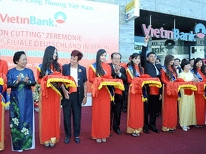 Vice President attends opening of Vietinbank s Berlin branch