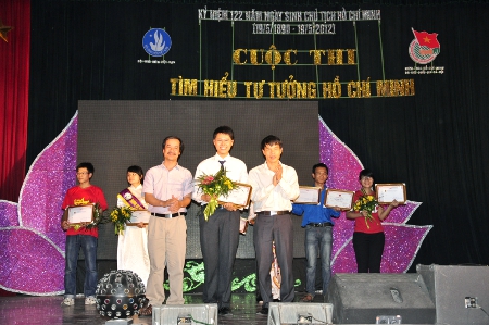 Sinh viên Đại học Quốc gia Hà Nội Thi Tìm hiểu tư tưởng Hồ Chí Minh