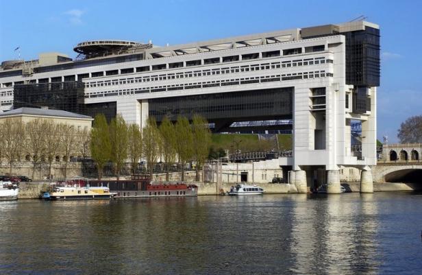 Le déficit de l Etat recule de 4,2 milliards d euros sur un an