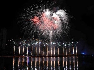 L Italie gagne le concours de feux d artifice de Dà Nang