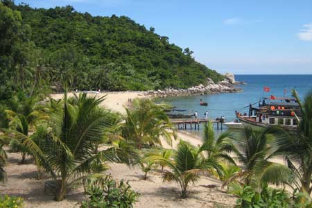 双假期越南广南省游客量猛增