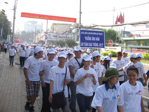 TP Hồ Chí Minh Hơn 3 000 người đi bộ hưởng ứng Năm An toàn giao thông