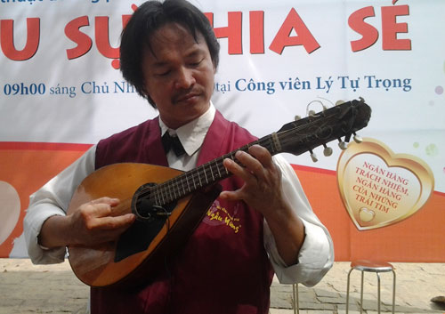 “I Love Sharing” street music program kicks off in Hue