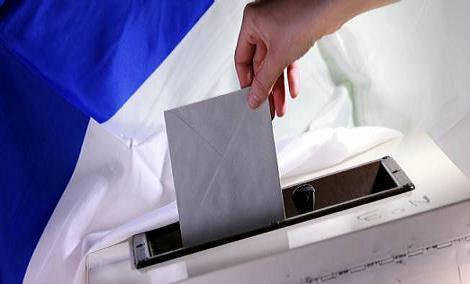 Sarkozy et Hollande s en remettent aux urnes