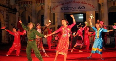 Vietnam-Laos cultural, sports and tourism exchange 2012