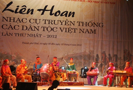 Traditional musical instrument festival opens in Hue