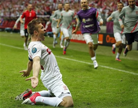 欧洲赛A组第二轮：俄罗斯1-1战平波兰