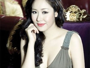 黎光廉与吴芳兰代表越南参加伦敦奥运会火炬传递仪式