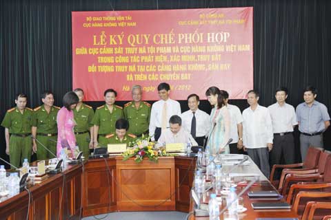 Tăng cường phối hợp giữa Cục Cảnh sát truy nã tội phạm và Cục hàng không Việt Nam