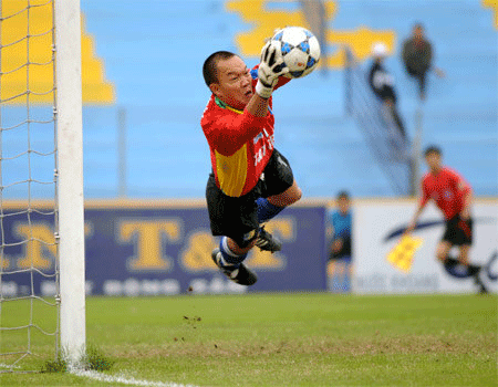 Top goalkeeper doubted of eluding to join national squad
