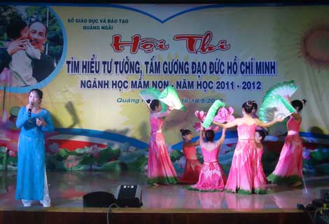 Quảng Ngãi Đẩy mạnh việc học tập và làm theo tấm gương đạo đức Hồ Chí Minh