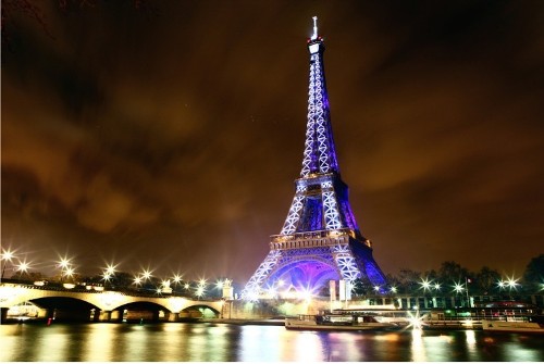 HCM-Ville Exposition de photos “Flash sur Paris”
