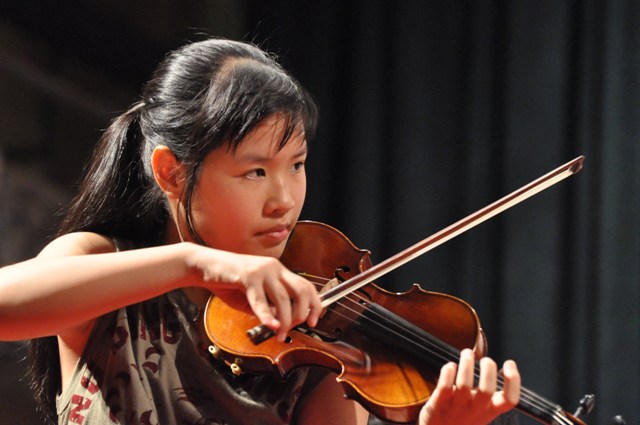 Buổi trình diễn piano và violon của những tài năng trẻ