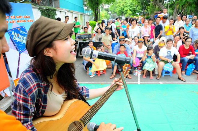 “I Love Sharing” street music program for Children’s Day