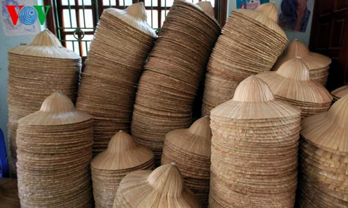 “Lam Xung” palmleaf hat village