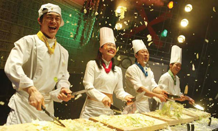 Biểu diễn âm nhạc truyền thống bằng dụng cụ làm bếp