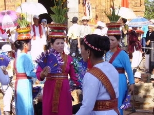 Cham Bani people celebrate new year