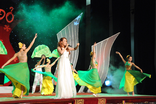 Ấm áp và sâu lắng Chương trình “Màu hoa đỏ” lần thứ 5 năm 2012