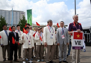 Vietnamese flag flies at London Olympics