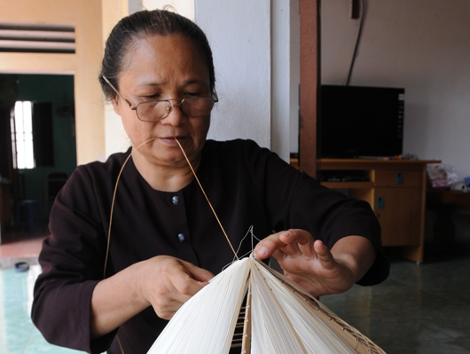 Nghề nón lá làng Chuông