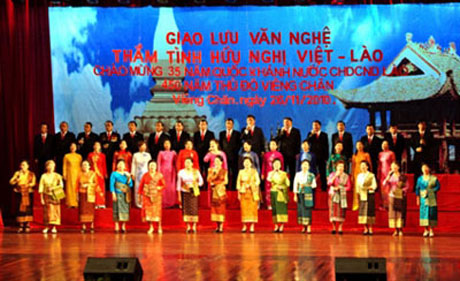 Impressionnantes journées culturelles du Laos au Vietnam