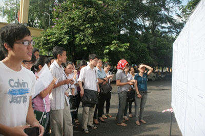 Ghi nhanh trước kỳ thi tuyển sinh đại học, cao đẳng đợt 1
