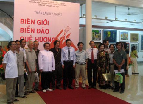 Khai mạc triển lãm mỹ thuật “Biên giới, biển đảo quê hương”