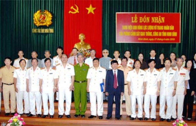 Phát huy truyền thống đơn vị quyết thắng, lá cờ đầu thi đua vì an ninh Tổ quốc tỉnh Ninh Bình
