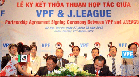 VPF cooperates with J League to promote Vietnamese football