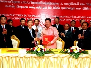 Vietnam invests in two hydro-electric power plant in Laos