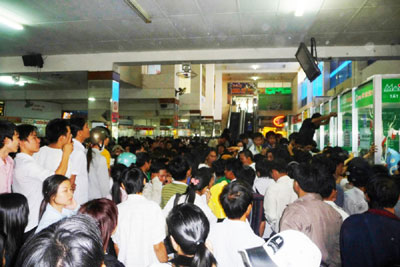 TP Hồ Chí Minh Tăng cường tàu xe phục vụ dịp 2 9