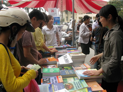 Free book reading festival to open in Hanoi