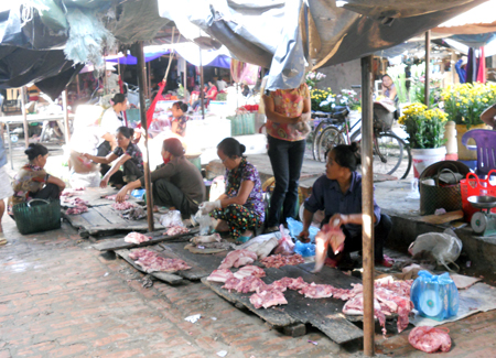 Chợ nông thôn và nỗi lo mất vệ sinh an toàn thực phẩm