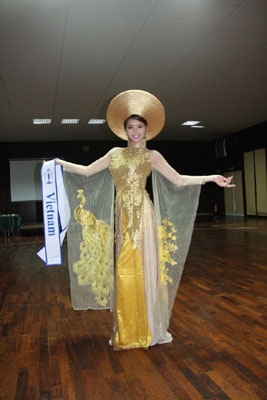Vietnamese ao dai listed in top 16 best national dresses