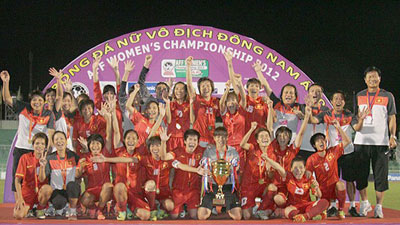 越南女足队摘得2012年东南亚女足锦标赛冠军