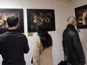 “龙仙形象与越南村祠堂雕刻”图片展在法国巴黎举行