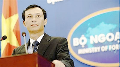 Vietnam slams China’s island oil bid call