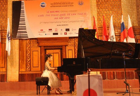 Bach Anh rafle le 2e concours international de piano