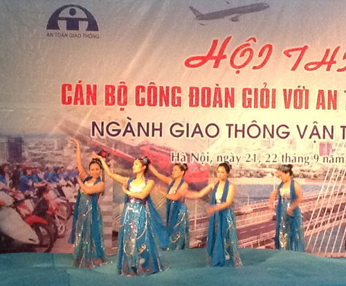Cán bộ Công đoàn giỏi với An toàn giao thông