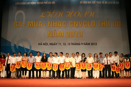 Khai mạc Liên hoan ca-múa-nhạc trong công nhân viên chức lao động Thủ đô năm 2012