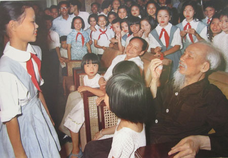 ‘Children at War’ photography exhibition opens in Hanoi