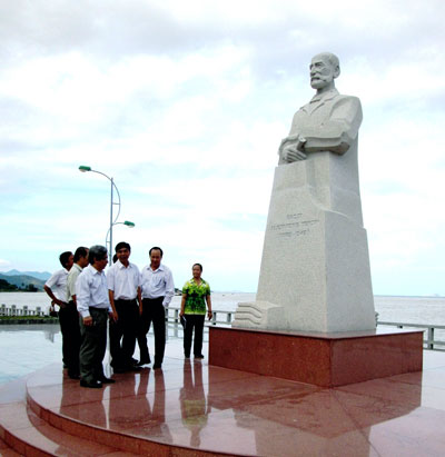 Une statue de Yersin à Nha Trang