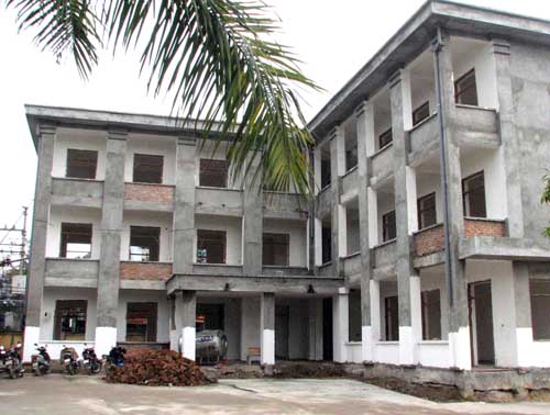 Phú Thọ Bệnh viện tiền tỷ…phơi nắng, dầm mưa