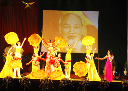 Popularization of national festivals associated with propaganda of implementation of Party resolutions