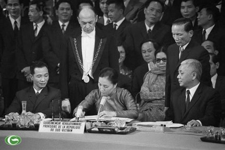 Exhibition celebrates 40th anniversary of Paris Peace Accords