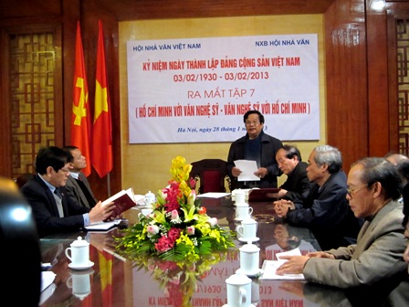 Ra mắt “Hồ Chí Minh với Văn nghệ sĩ – Văn nghệ sĩ với Hồ Chí Minh” tập 7