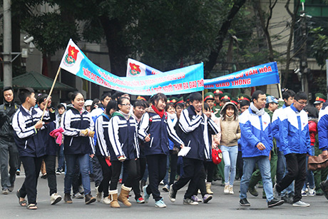 Over 5,000 people join walk for Traffic Safety Year 2013