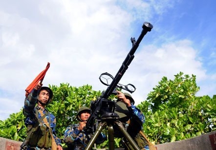 Soldiers on Son Ca Island conduct anti-aircraft shooting exercise