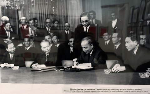 Secret documents from Paris Peace Accords in 1973 displayed